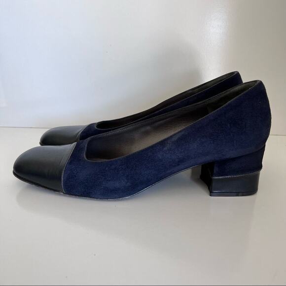 Bruno Magli Classic Navy Heels - Picture 1 of 13